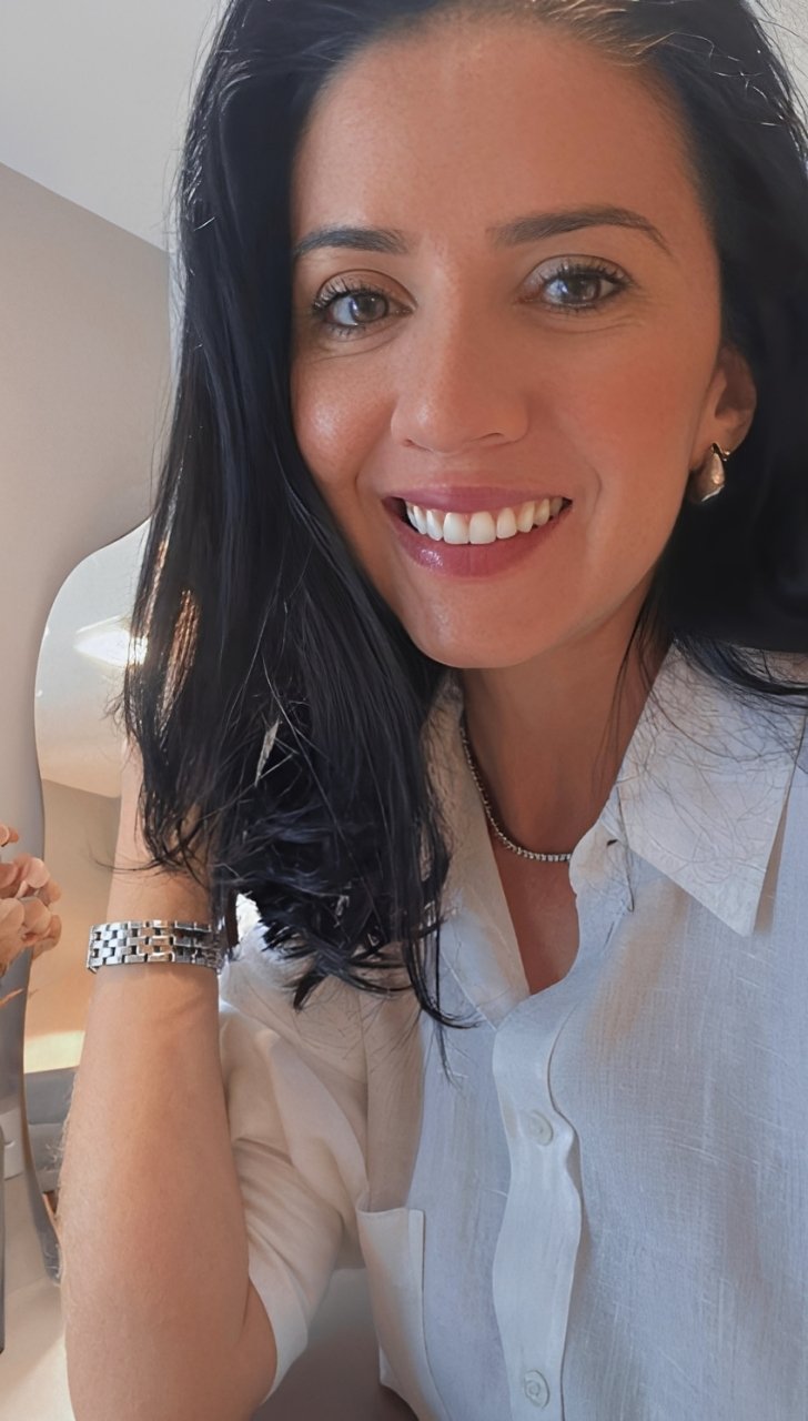 Marina Amario em seu consultório